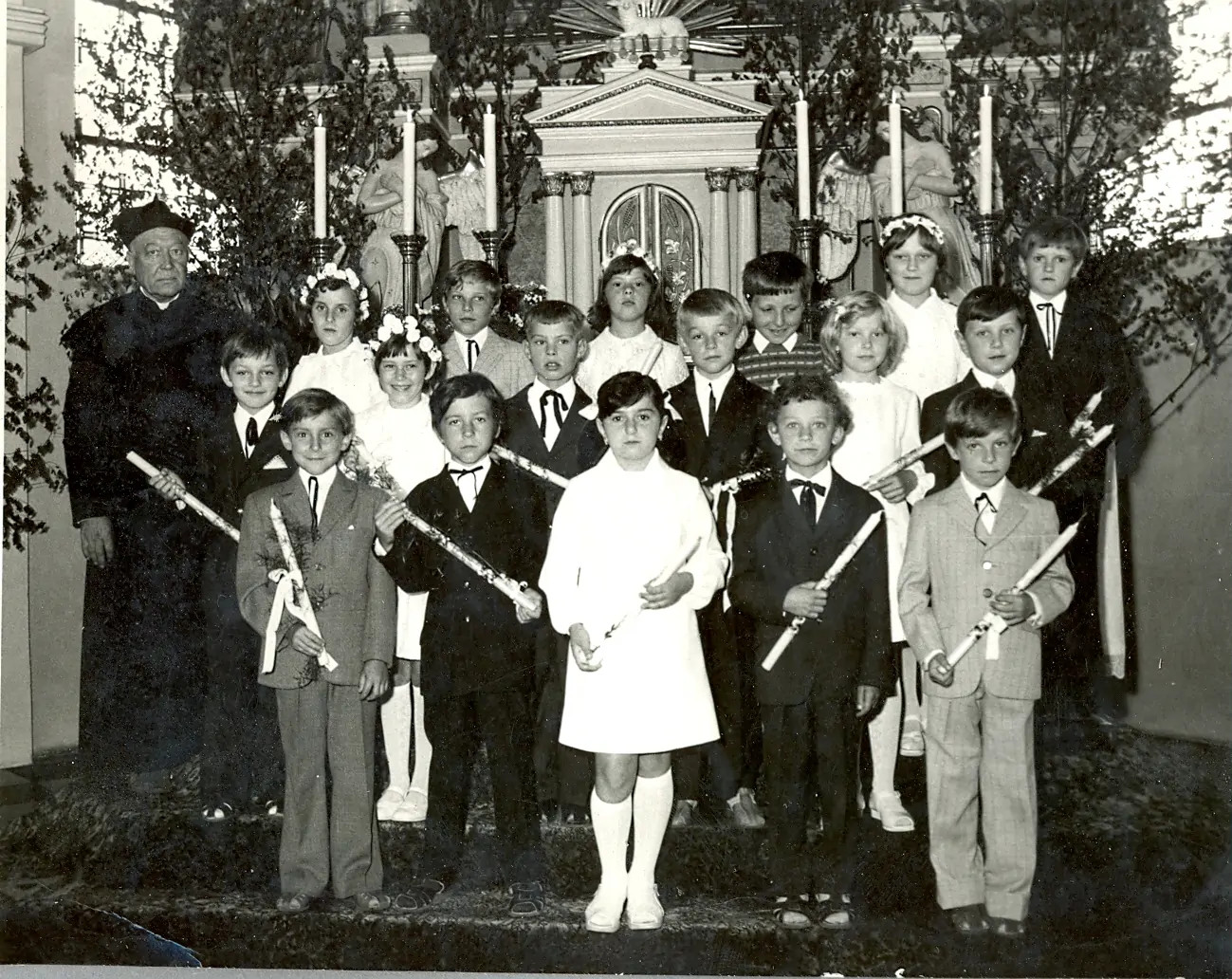 rok 1977 období normalizace a nových vyhrůžek církvi "Bude - li chodit vaše dítě do náboženství, nedostane se na školu!"